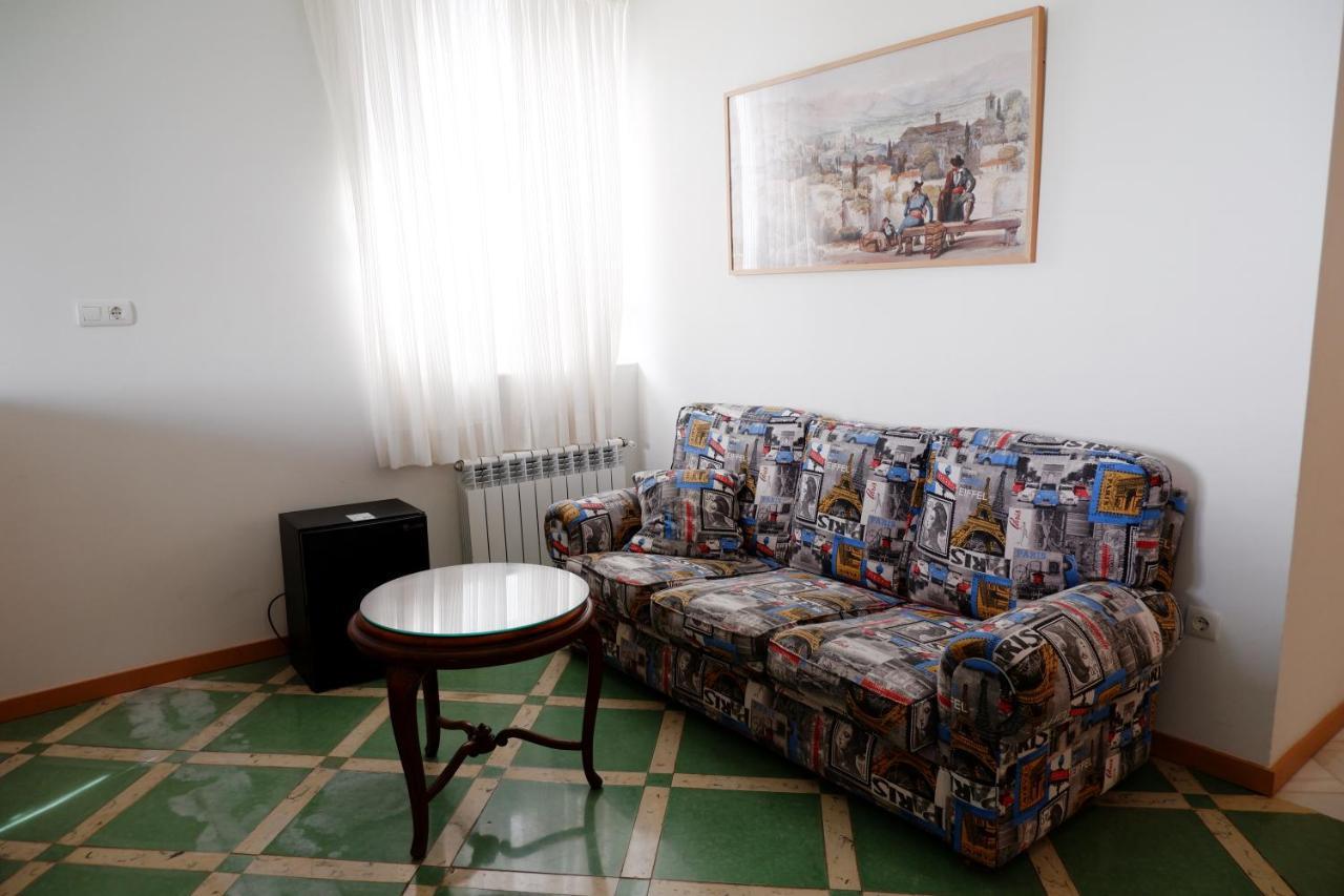 Hotel Andalucia Lanjarón Buitenkant foto